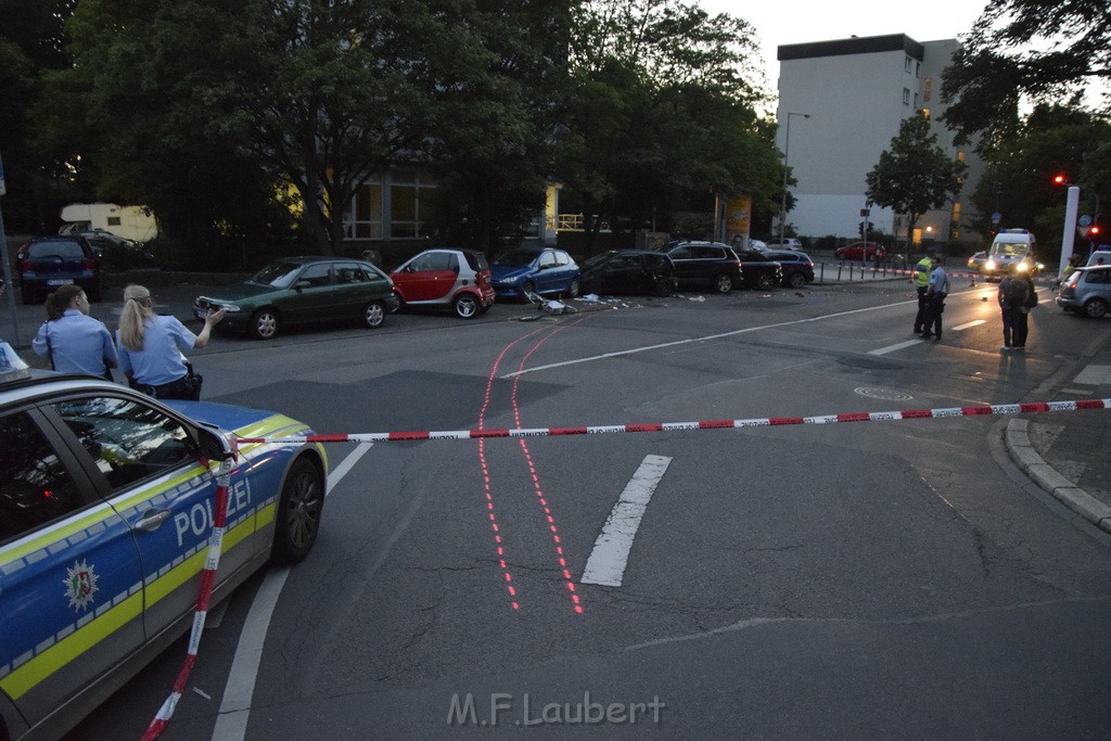 Schwerer VU PKW Rad Koeln Deutz Giessenerstr Betzdorferstr P007.JPG - Miklos Laubert